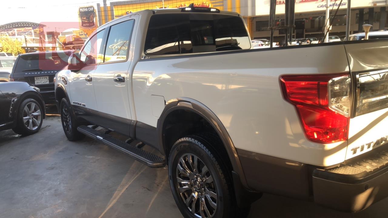 نیسان تایتان